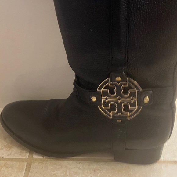 GORGEOUS Leather Tory Burch Black Heeled Boots!! - Picture 4 of 6